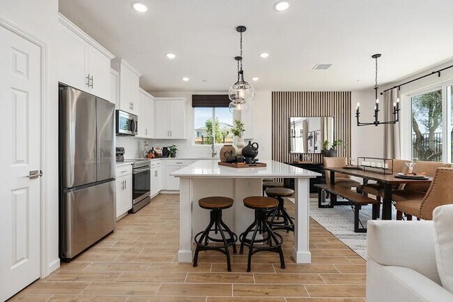 Building Photo - Solar Included! Nearly-New Single-Story Fresno Home with Den & 2-Car Garage — Pets Welcome!