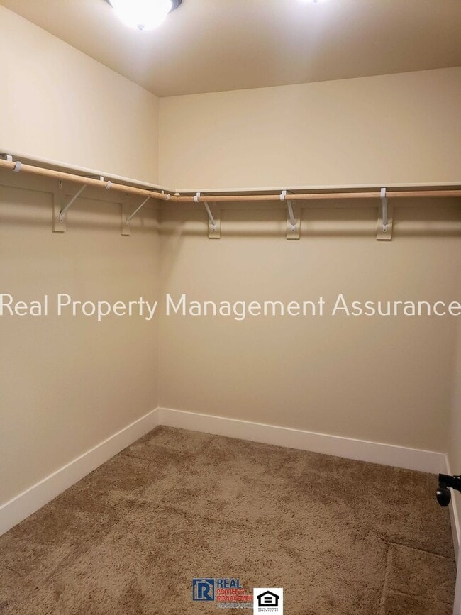 Building Photo - Charming Tudor-Style 4BR / 2.5BA Bethany Home Across from Bethany Creek Park