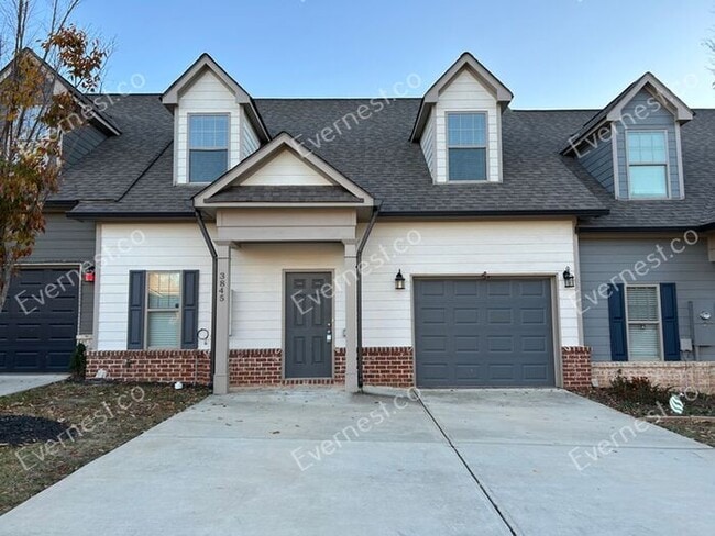 Building Photo - Spacious 3 Bed, 2.5 Bath Home with Modern Amenities / Available Soon!