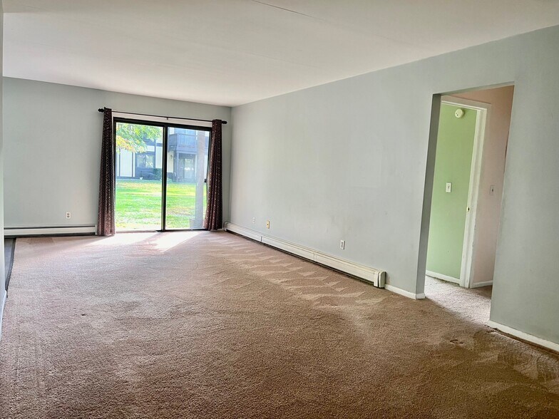 Large living room - 6 Loudon Dr