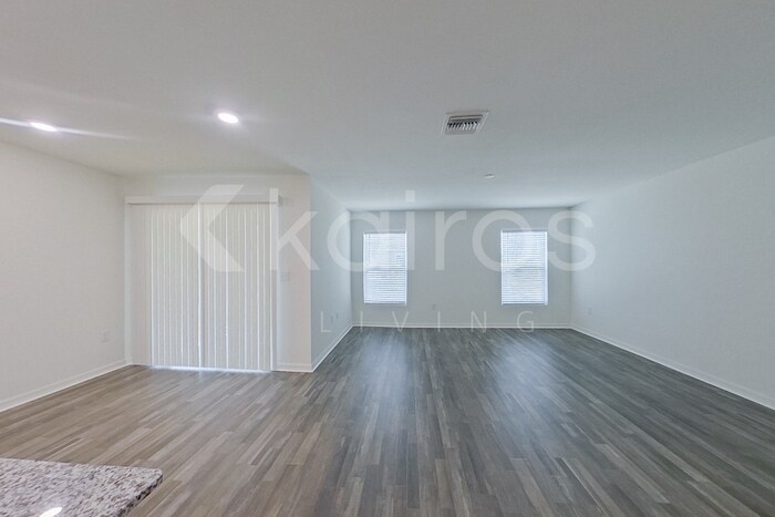 Building Photo - 2306 NW 20th Pl
