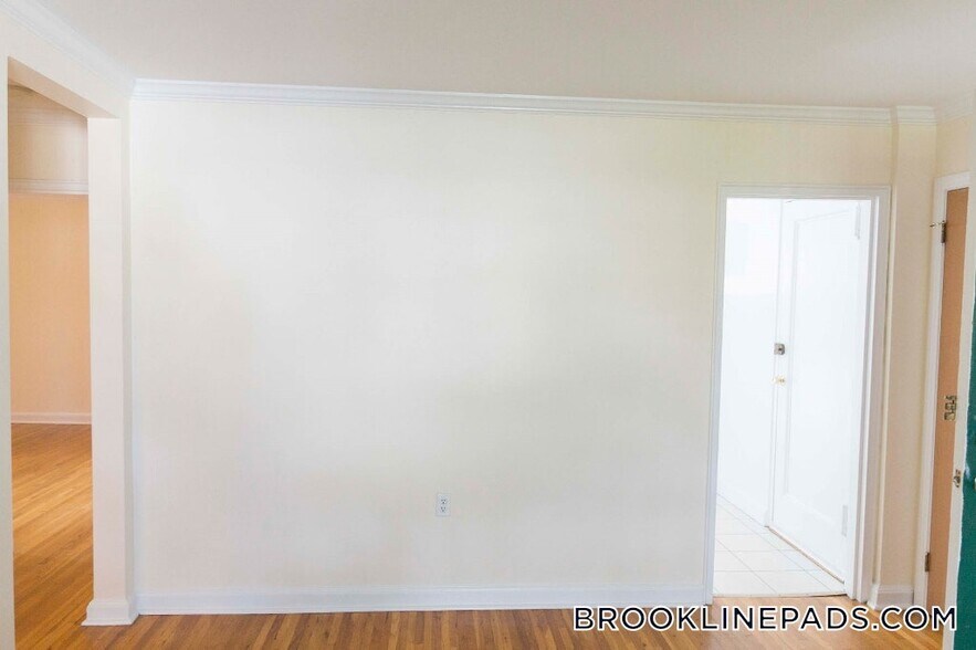 Building Photo - 84 St Paul St