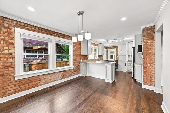 Building Photo - $3,195.95-  3 Bed, 2 Bath Home in Denver with Private Outdoor Area!