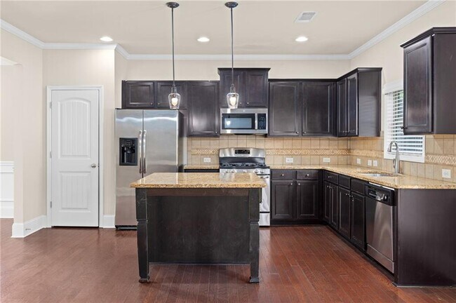 Building Photo - 2340 Cain Cir