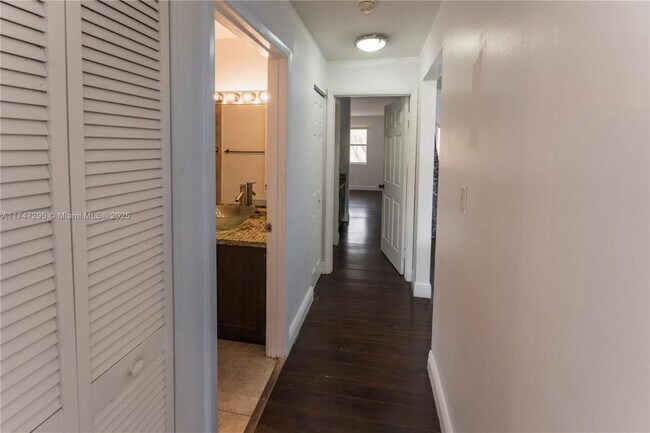Building Photo - 2 bedroom in Miramar FL 33025