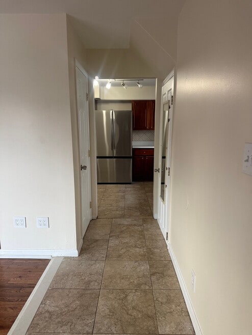 Building Photo - 123 Spartan Ave