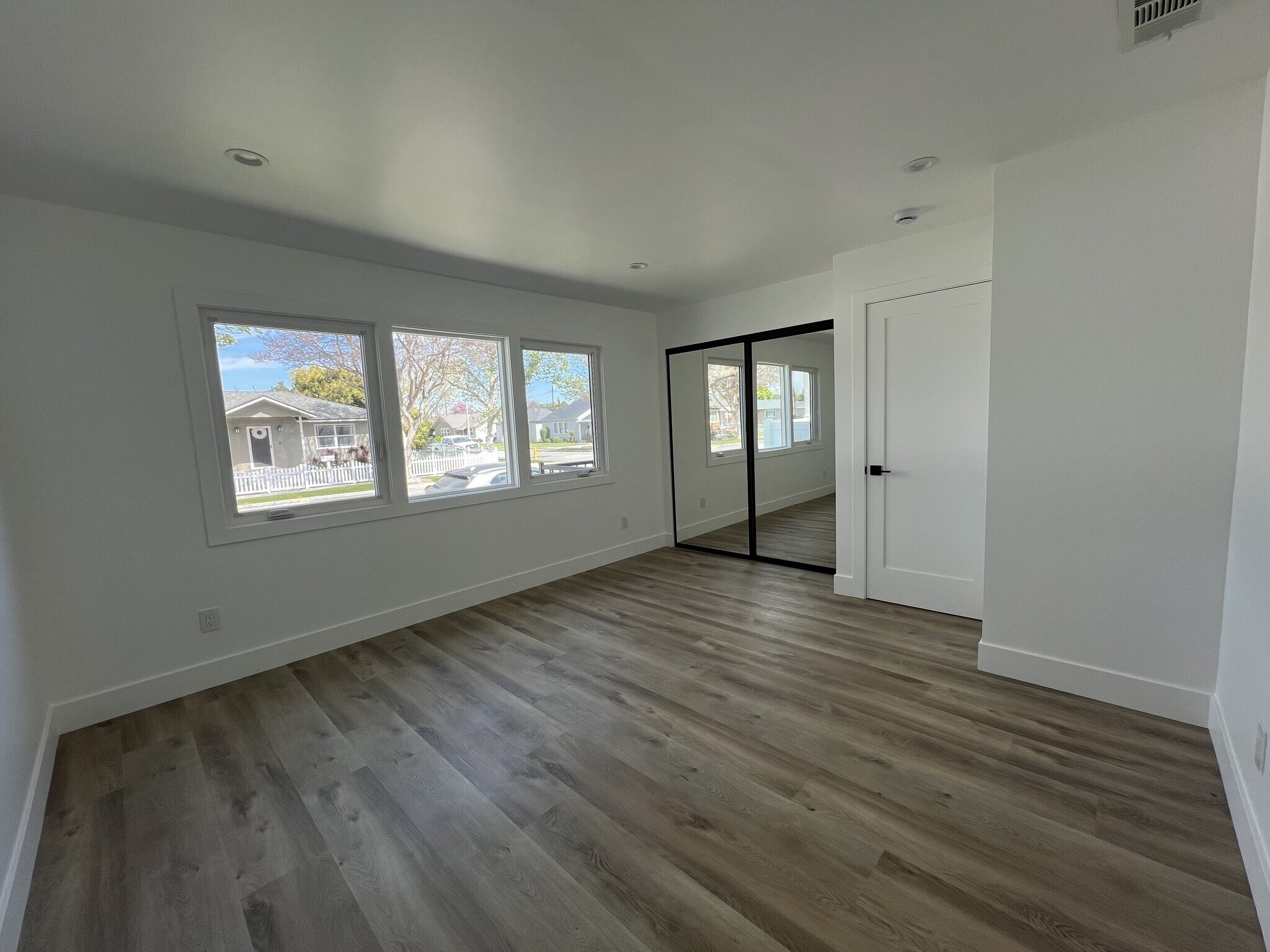 Building Photo - 4814 Hedda St