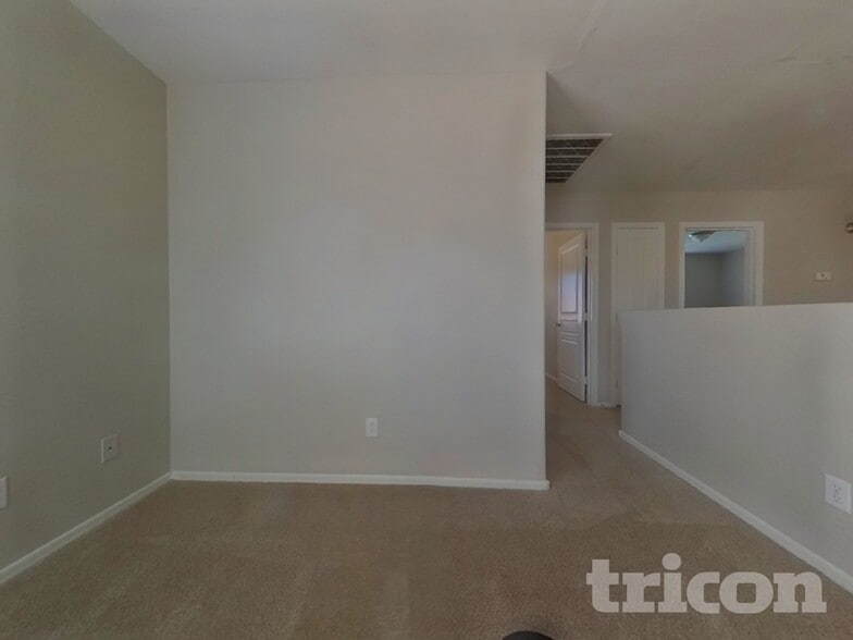 Building Photo - 11218 W Elm Ln