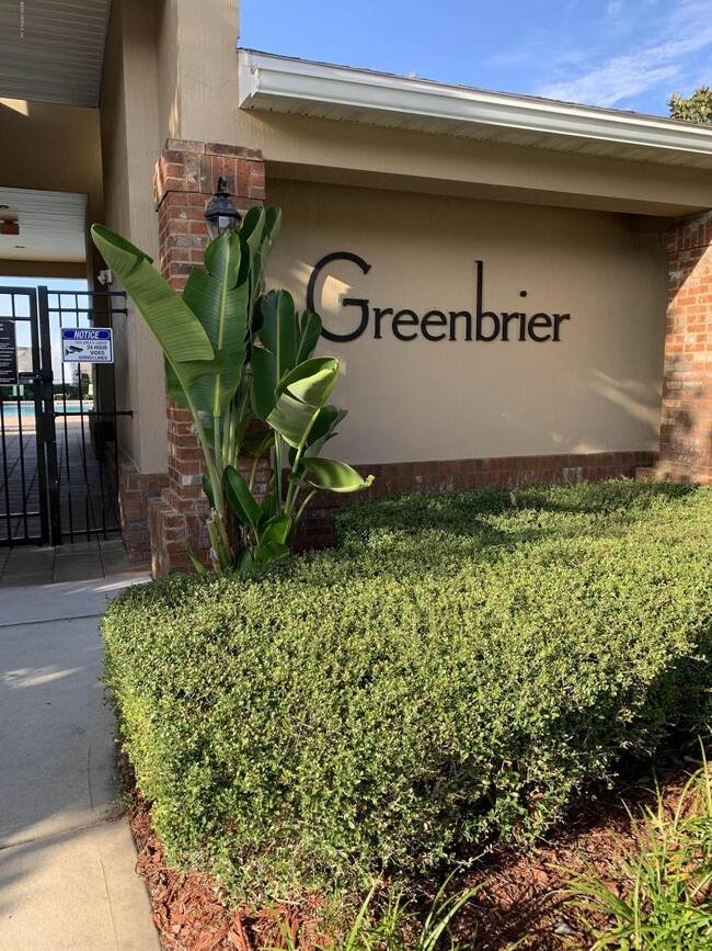 Building Photo - 6852 Woody Vine Dr