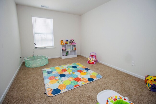 Building Photo - Gorgeous 4 Bedroom, 2 Bath Home in Bowden Village - Available January 2026!