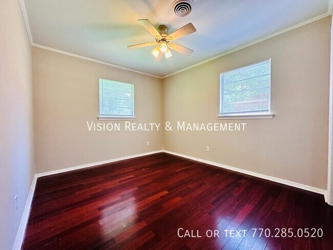 Building Photo - 1153 Karen Rd