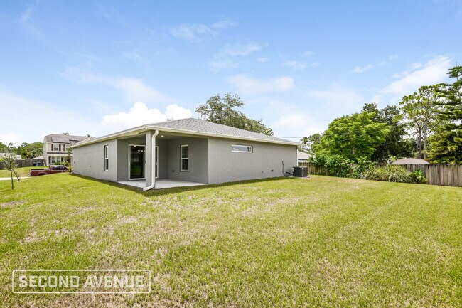 Building Photo - 1312 Vancouver Ave SE