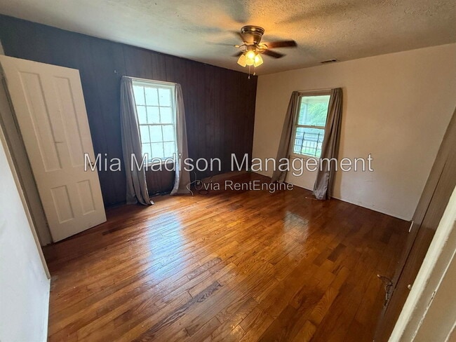 Building Photo - 115 Hibiscus Ave