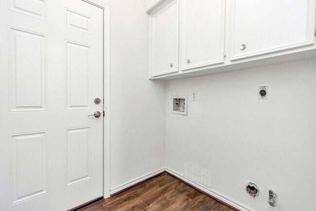 Building Photo - 12818 Chamberlain Dr