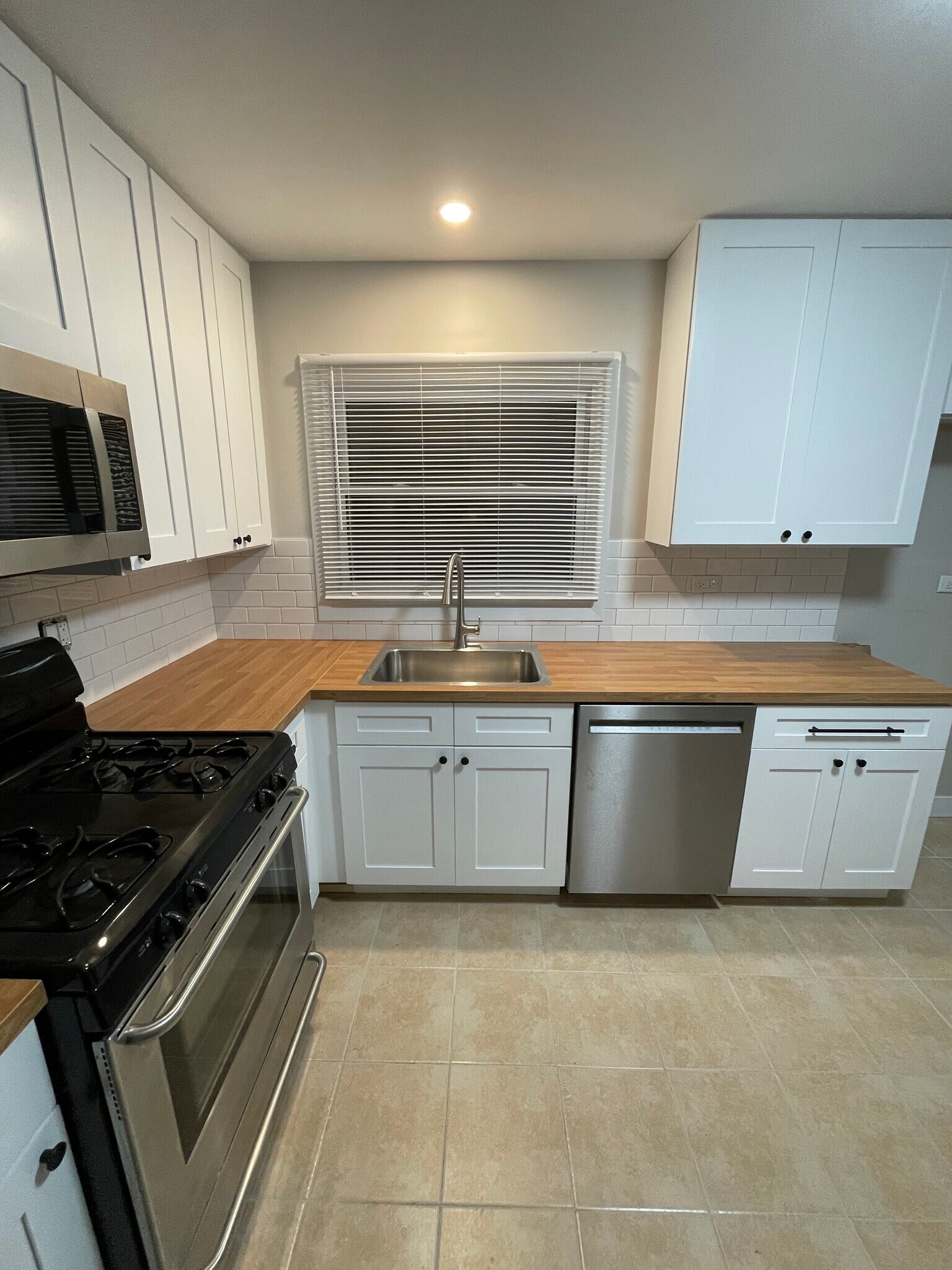 Building Photo - 7202 W Crain St