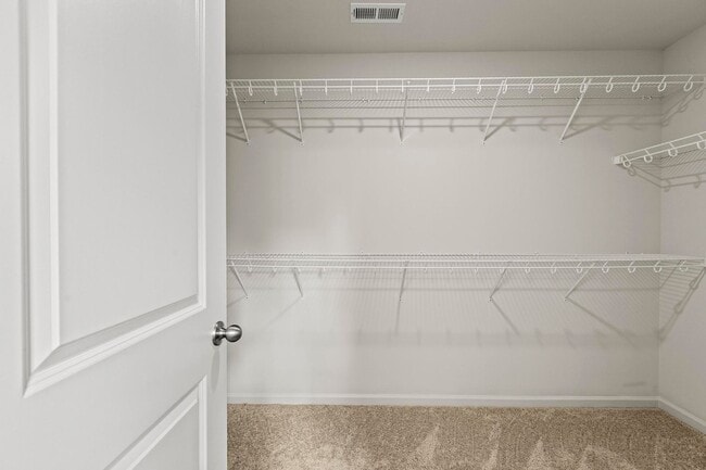Building Photo - Welcome to your new home in the heart of L...