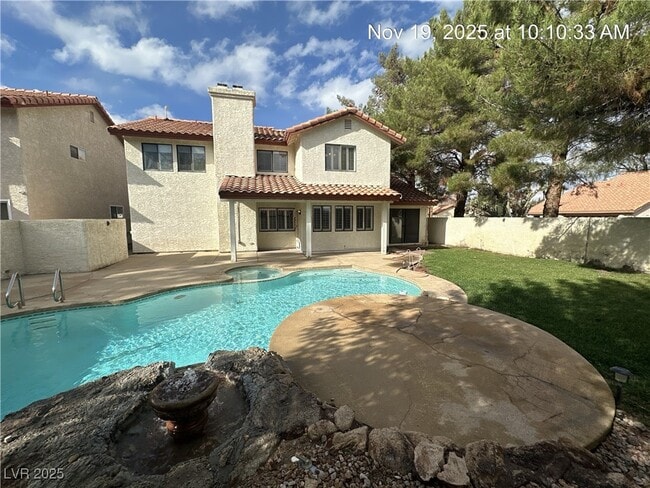 Building Photo - 398 Decareo Ct