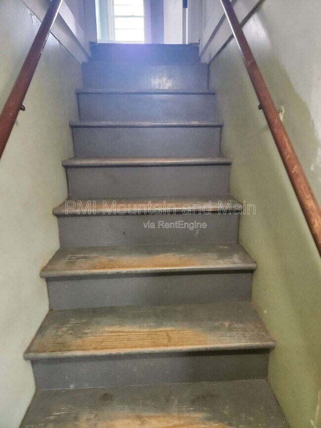 Building Photo - 16 Belvedere Rd