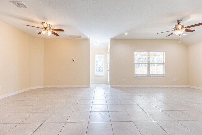 Building Photo - 142 Destiny Dr