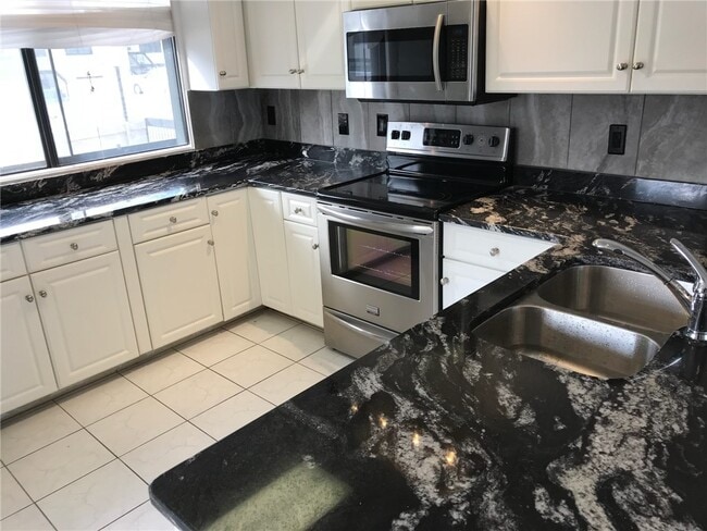 Building Photo - 265 Bay Village Dr