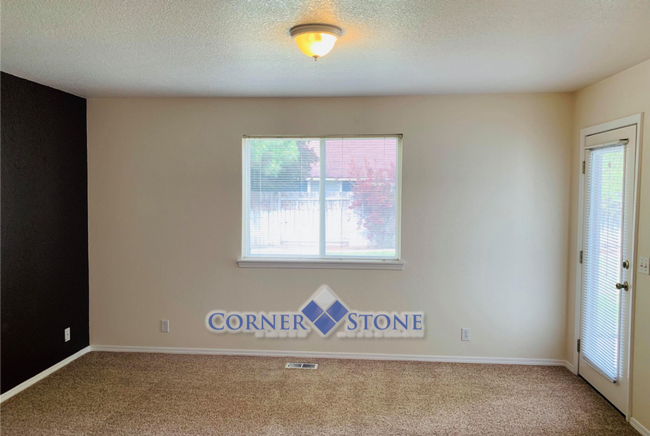 Building Photo - Delightful Home in Columbia Village with B...