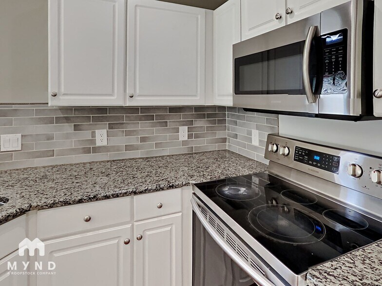 Building Photo - 9738 Woodend Ct