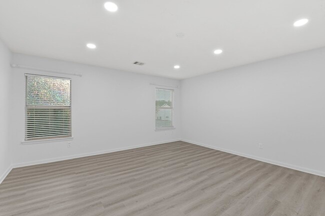 Building Photo - 15811 Vinemoss Ln
