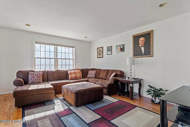 Building Photo - 633 Salvia Ln