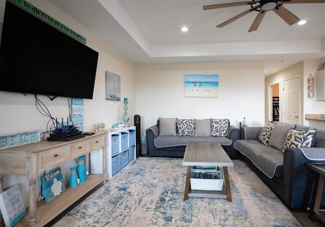Building Photo - 12919 Coronado Dr
