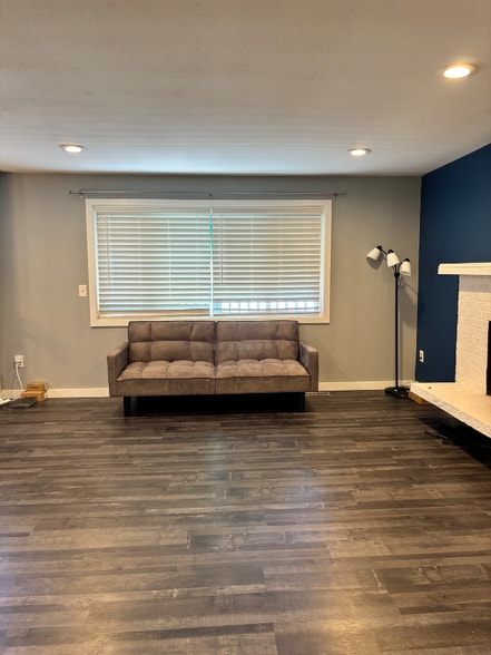 Building Photo - 4213 S 185th St