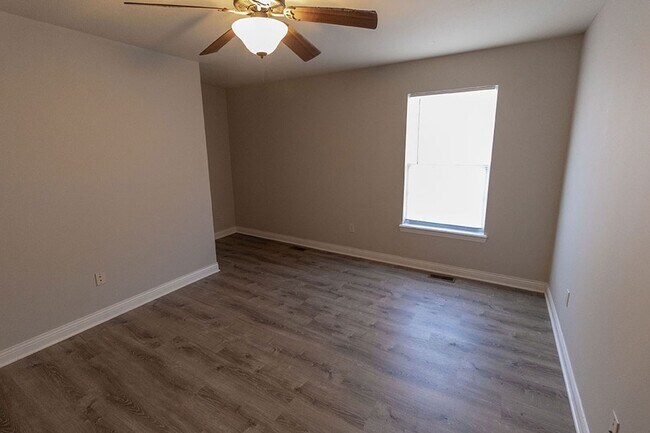 Building Photo - 4700 Dehaven Dr