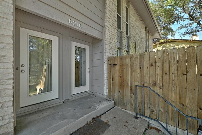 Building Photo - 6210 Shadow Valley Dr