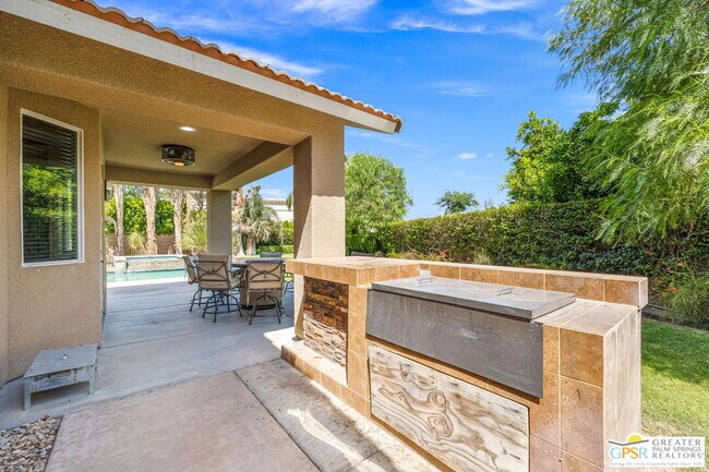 Building Photo - 78150 Calico Glen Dr