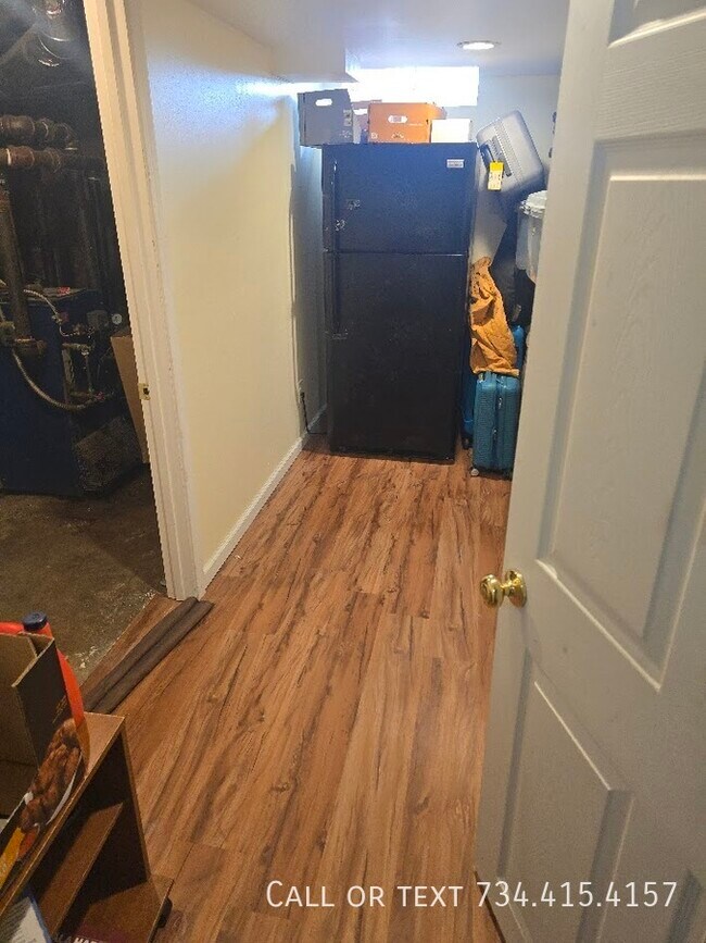 Building Photo - 430 S 4th Ave