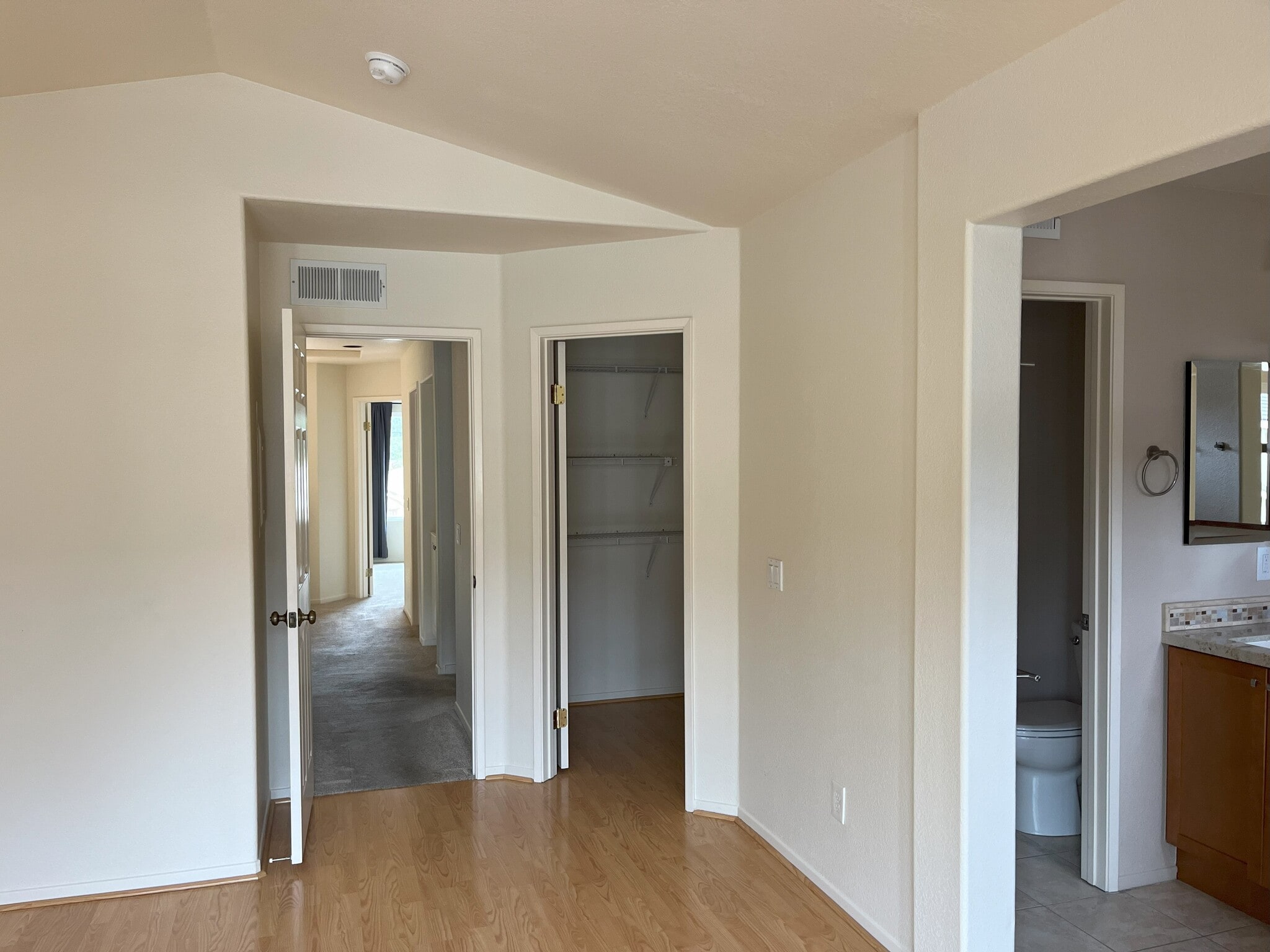 Building Photo - 3636 Ruette de Ville