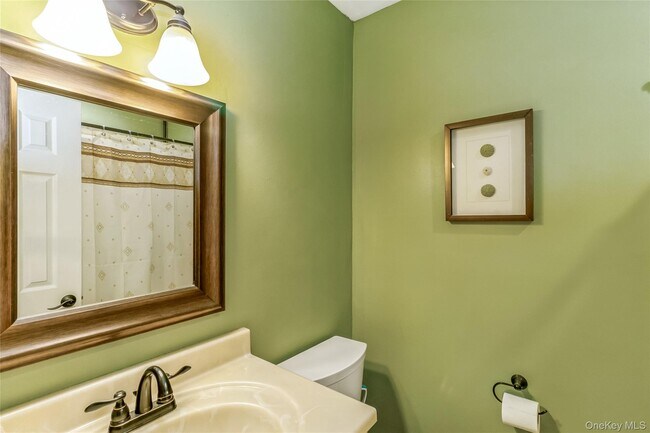 Building Photo - 48 Pointe Cir S