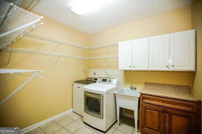 Building Photo - 435 Chandler Ct