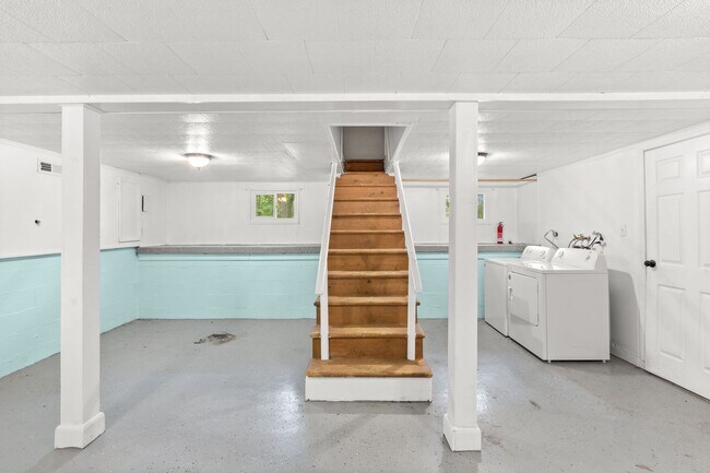 Building Photo - Beautiful home just north of downtown Columbia. Located on a quiet street. 3 Bed 1 Bath. Availabl...