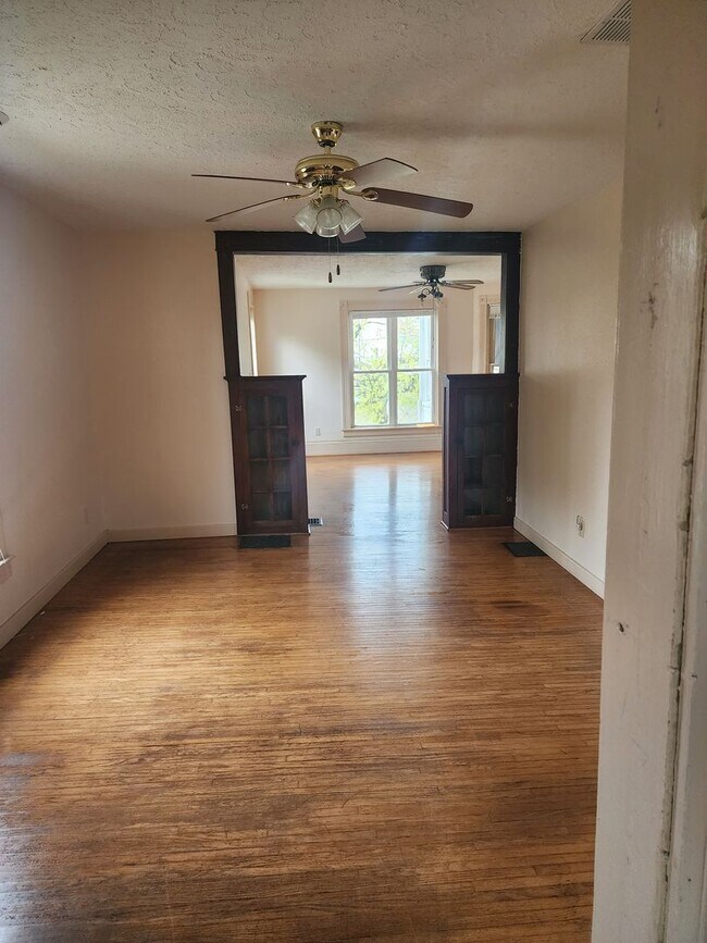 Building Photo - 346w4th