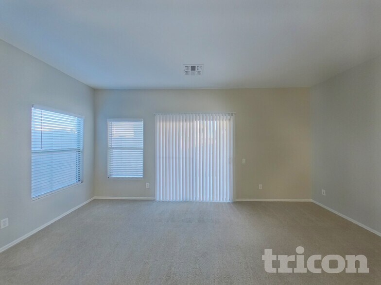 Building Photo - 42756 W Elizabeth Ave