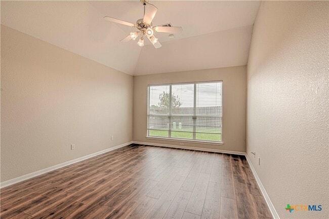 Building Photo - 5005 Warwicke Dr