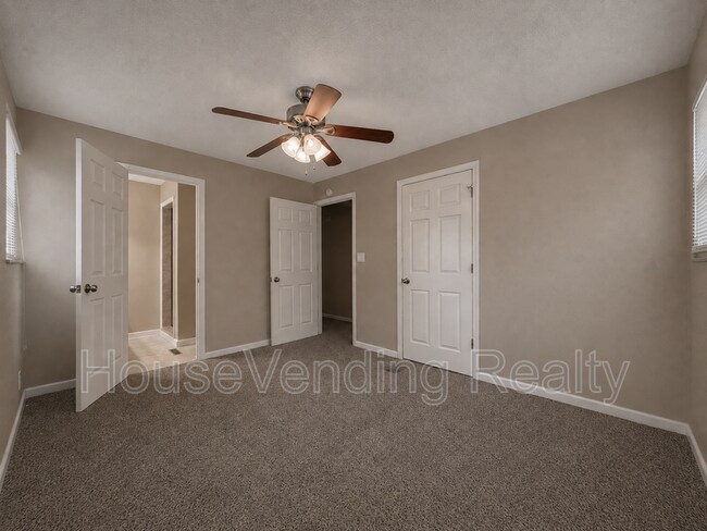 Building Photo - 6204 Trailhead Cir