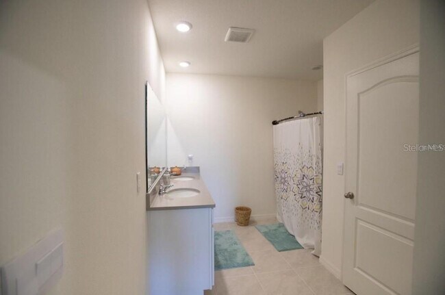 Building Photo - 5062 Foxglove Cir