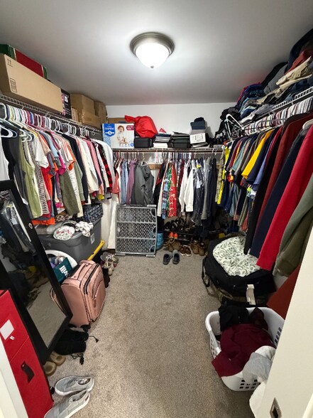 Building Photo - 22928 Deep Creek Dr