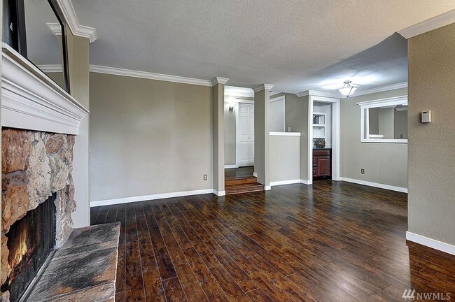 Building Photo - 1 Bed 1 Bath PET FRIENDLY Condo Issaquah S...
