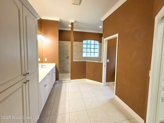 Building Photo - 949 SE Gardenbrook Ct