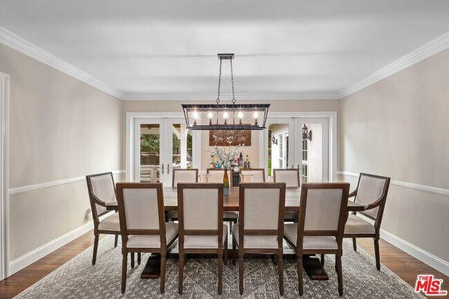 Building Photo - 15434 Sutton St