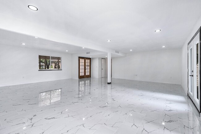 Building Photo - 1616 Redway Ln