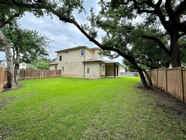 Building Photo - 402 Parkwest Cove