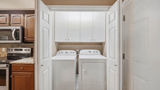 Building Photo - 2 bedroom East Brainerd Townhome